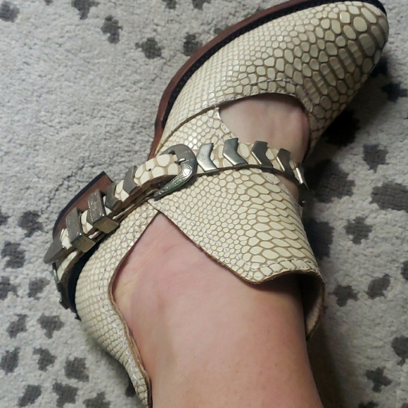 Ankle boot - Picture 1 of 3